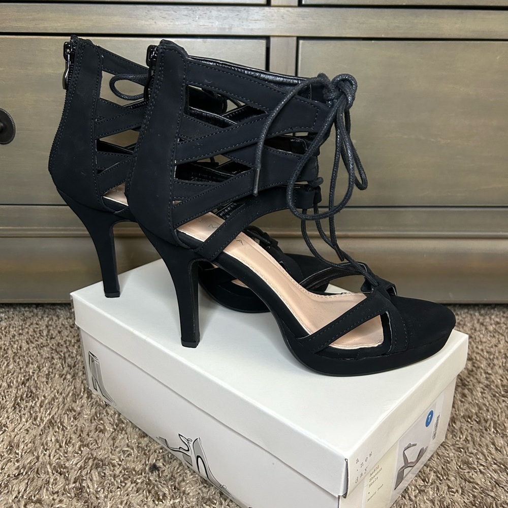 TOP Moda Black Stiletto Heels with Strappy Design